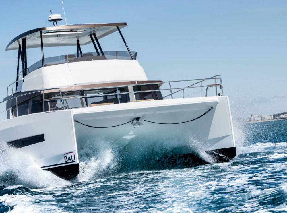 Favignana e Levanzo in totale confort abordo del catamarano